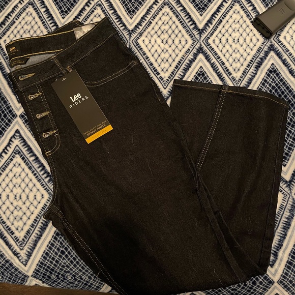 Jeans - Picture 1 of 3